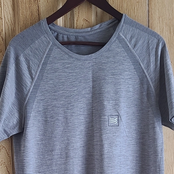 T-shirt Compressport - Picture 6 of 6